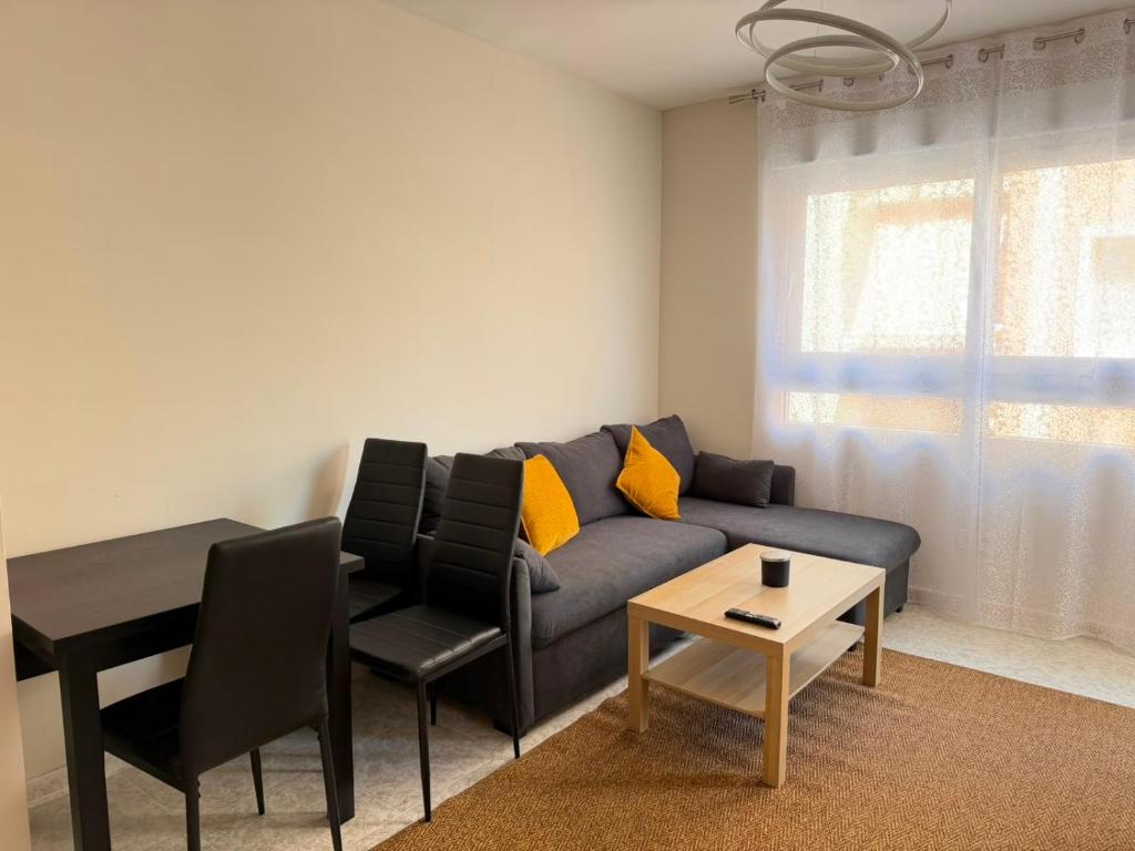 Mar Baltico apartment by Los Locos beach - 3