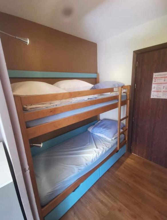 Charmant Studio dans résidence de vacances avec Piscine , Parking privé, Climatisé, 4 couchages, Mandelieu la Napoule près de Cannes ! - 2