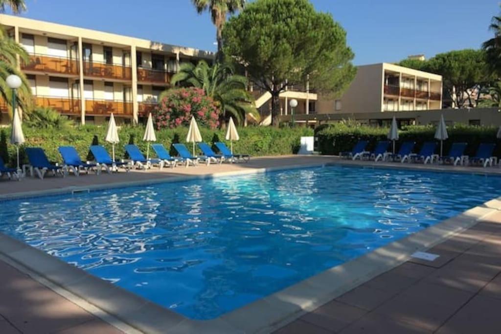 Charmant Studio dans résidence de vacances avec Piscine , Parking privé, Climatisé, 4 couchages, Mandelieu la Napoule près de Cannes ! - 3