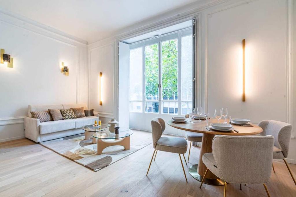 Elegant 2-room air-conditioned apartment - Paris 17 - 1