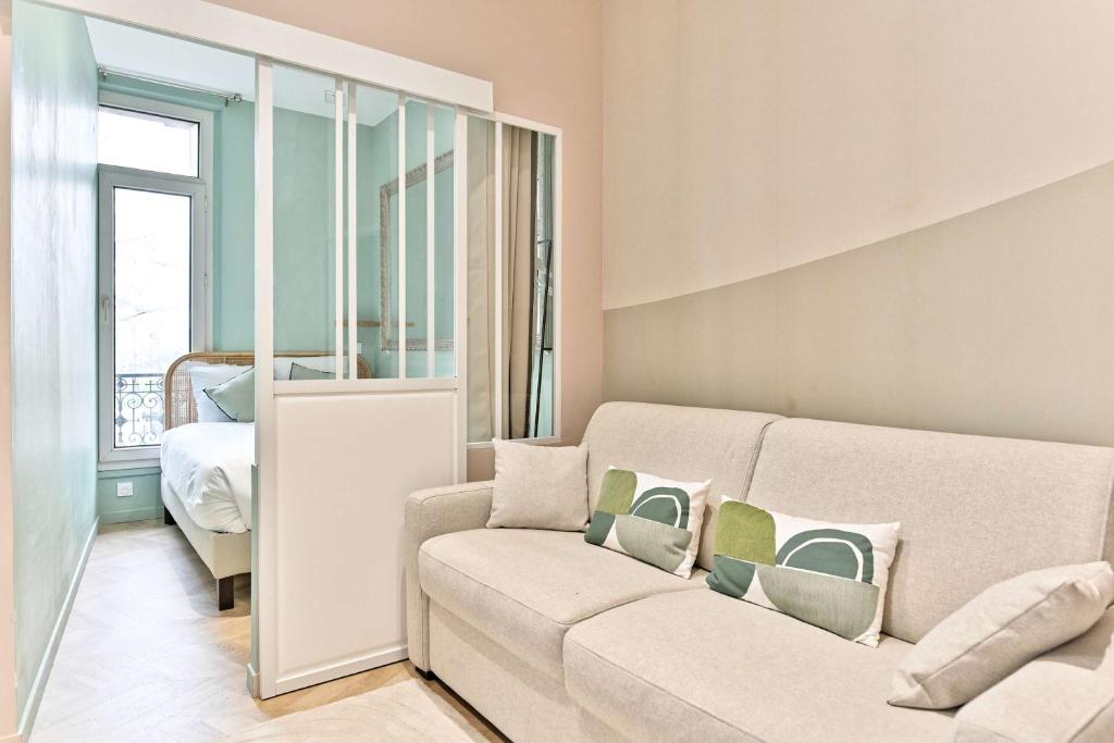 Charming, cozy and air-conditioned Paris 17 - 1