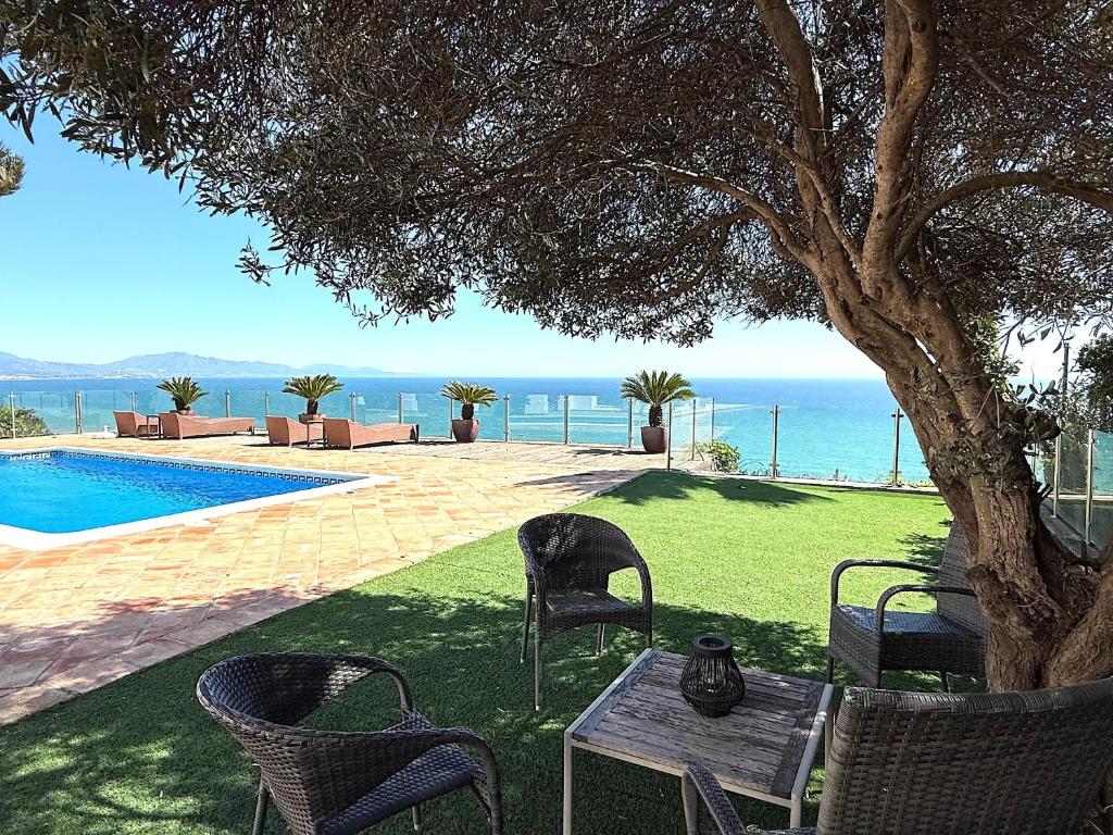 Private pool, sea views, near beach - 1