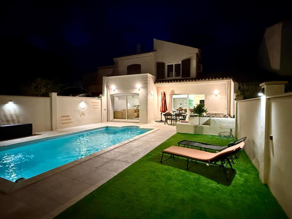 Magnifique villa moderne Piscine privée, À 900m de la mer, 8 couchages, 4 chambres, 2SDB, 2wc, Parking - 2