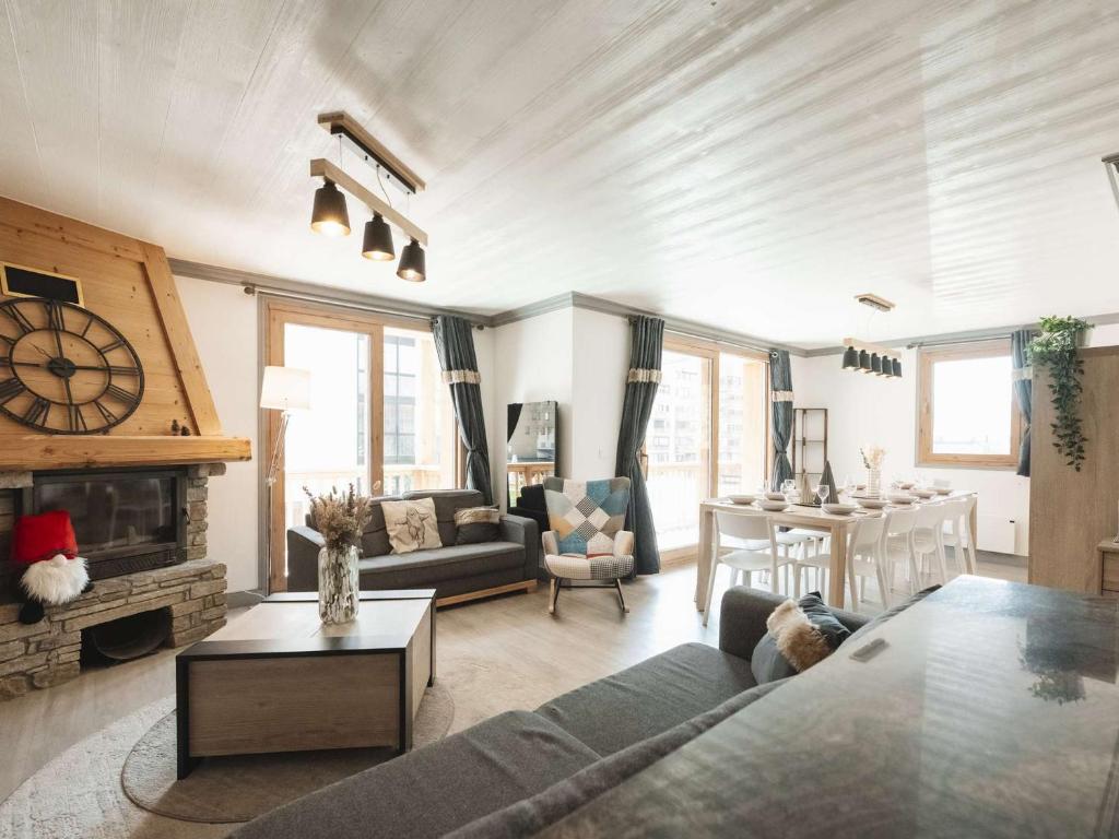 Appartement rénové chaleureux et moderne, 120m², 10-12 pers, accès direct aux pistes, stationnement inclus - 5