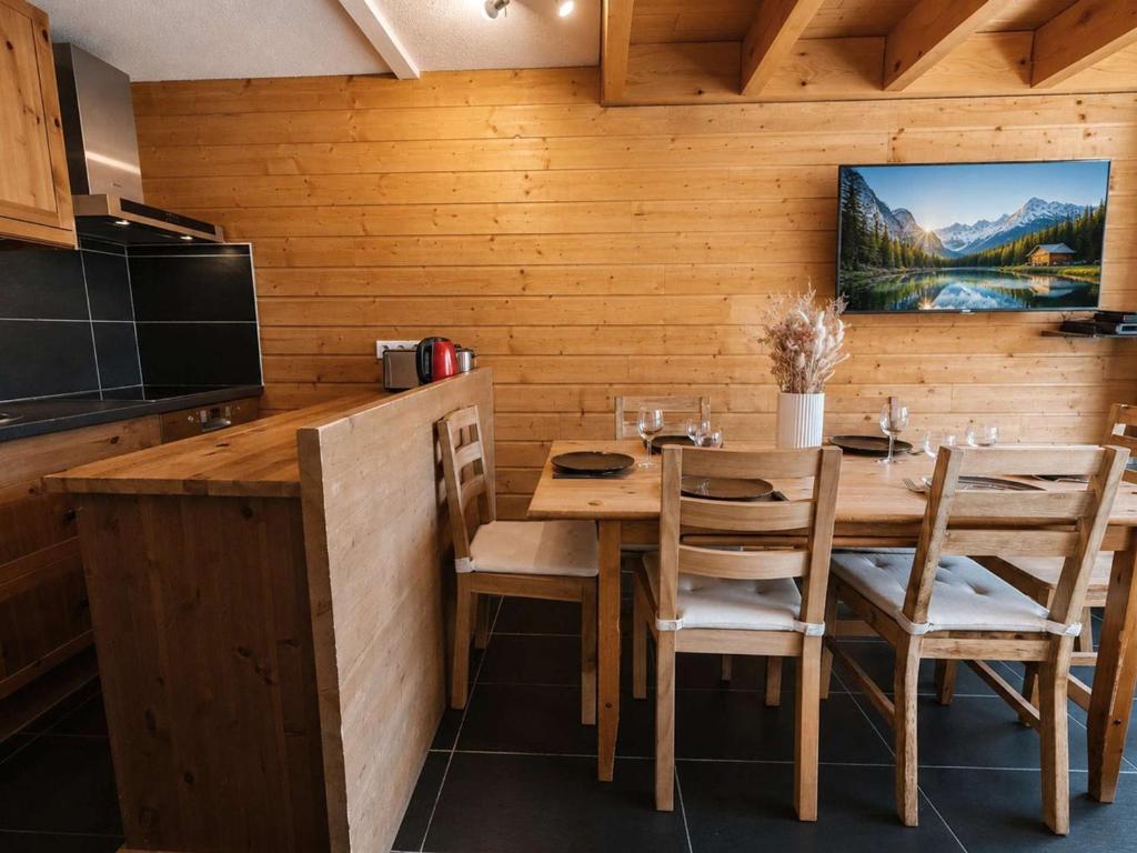 Duplex authentique 6 pers au cœur de Val Thorens avec balcon, local à ski, et box en option - 4