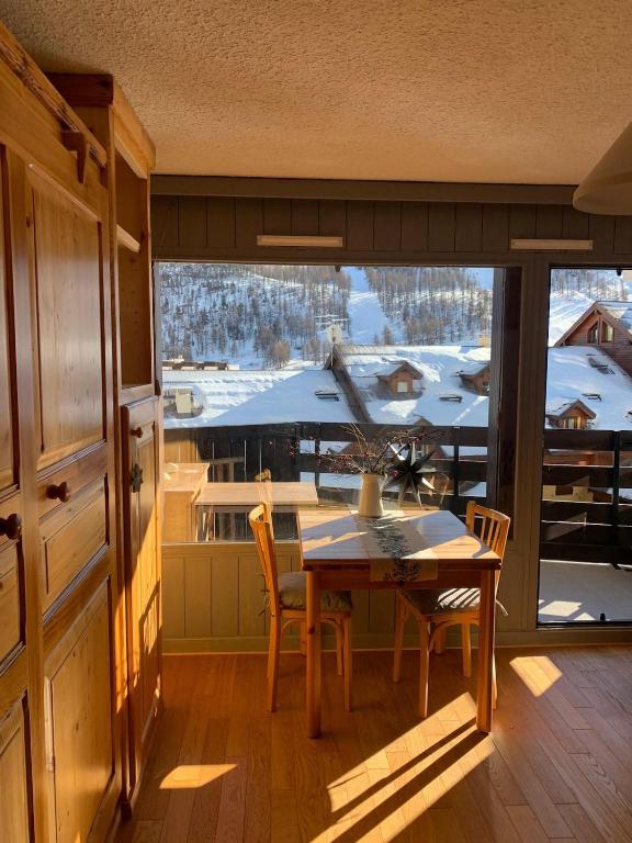 STUDIO MONTGENEVRE avec VUE ET SKI AUX PIEDS! - 3