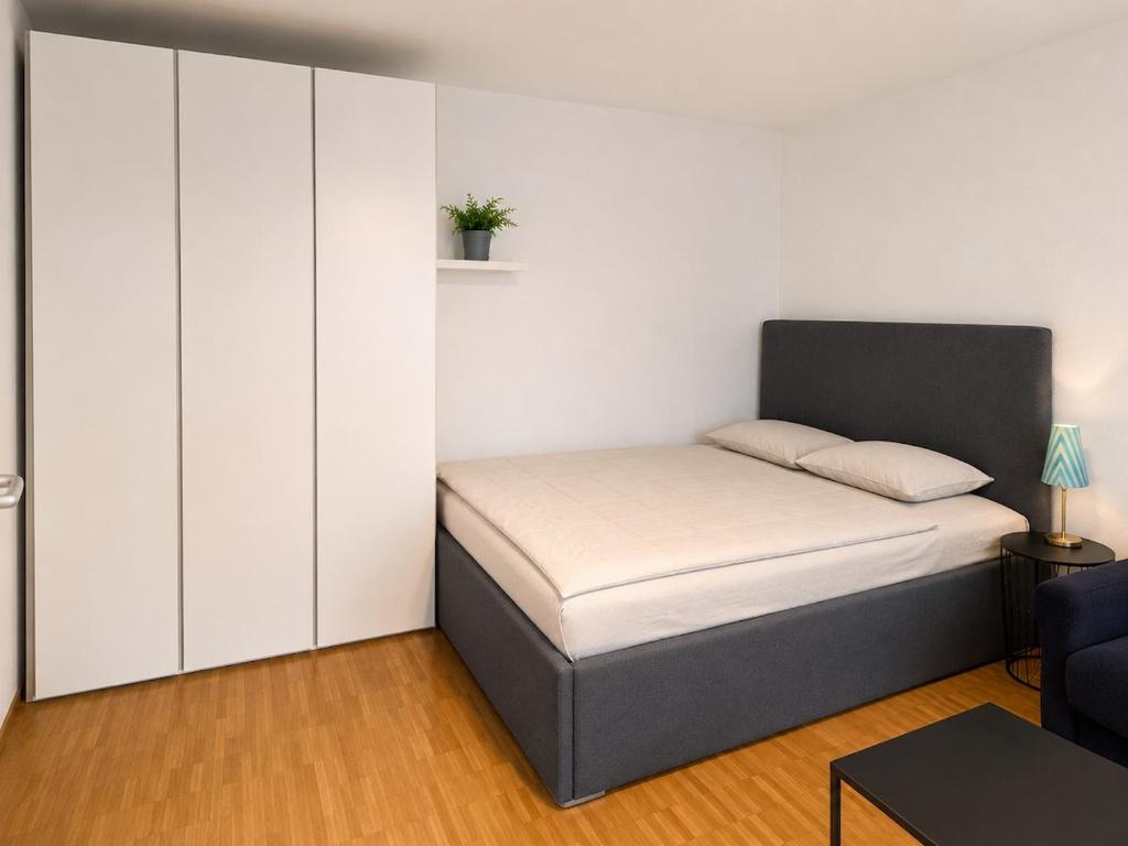 Amazing Oktoberfest Studio Apartment - 2