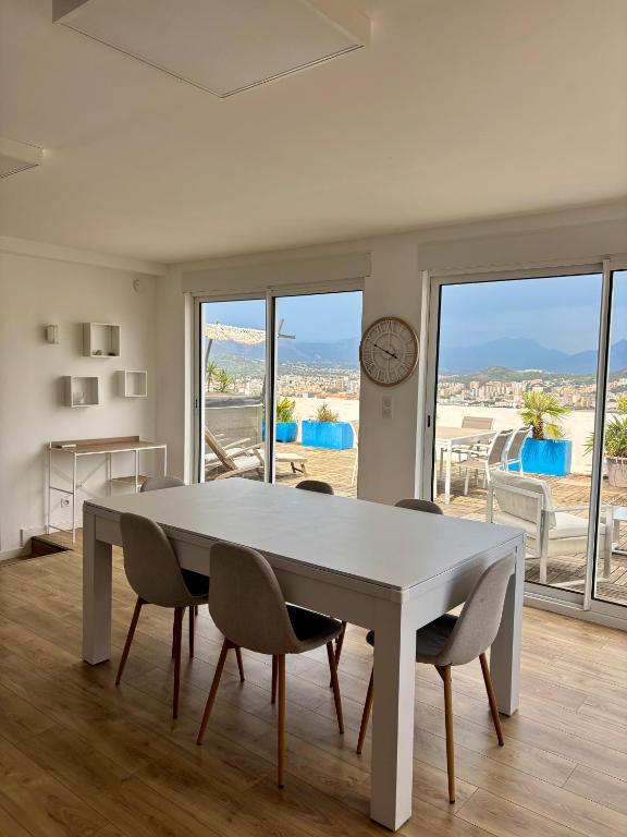 Penthouse panoramique avec Jacuzzi - 4