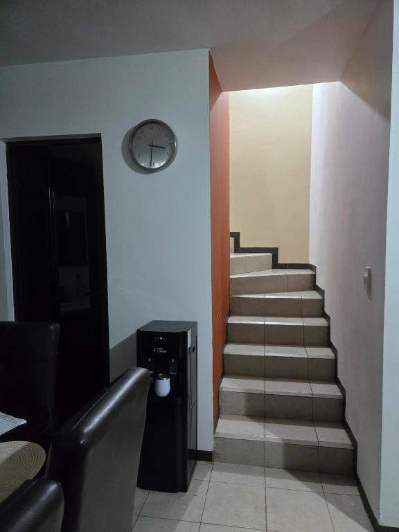 Entire Private House, Near the Airport - 2