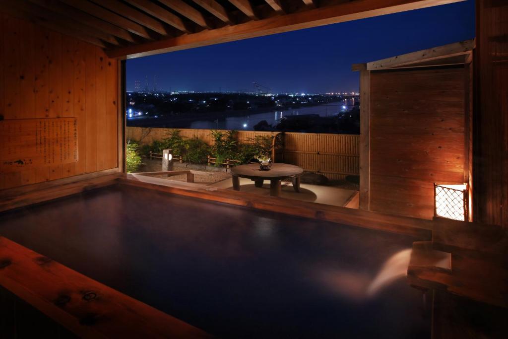 Open air bath, Ryokan Kawana in Kisarazu