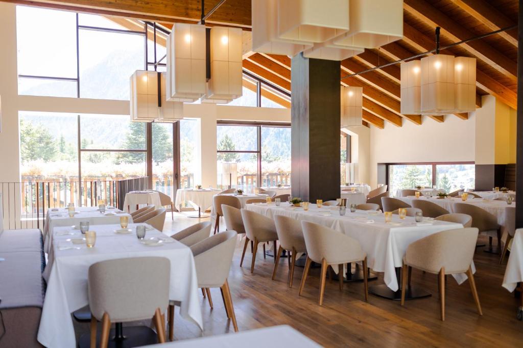 Grand Hotel Courmayeur Mont Blanc, by R Collection Hotels - 5