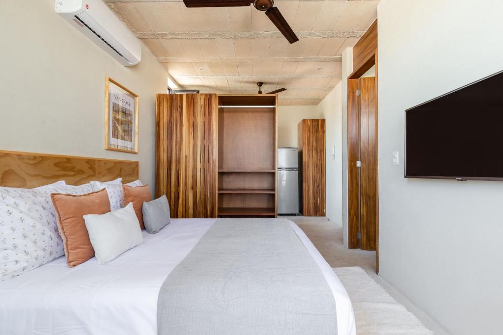 Urban Loft w Rooftop Pool in Donceles - 3