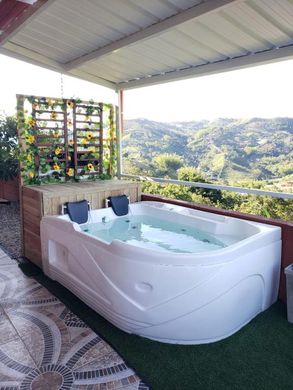 Magnof cabaña con Jacuzzi - 1
