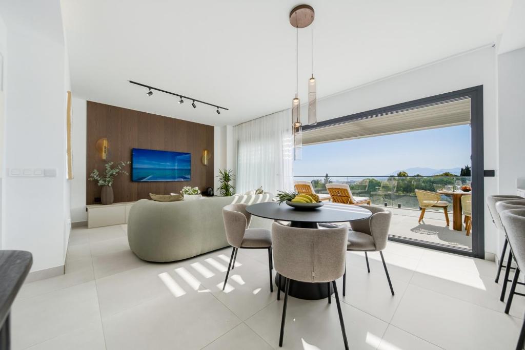 Duplex Penthouse Rooftop Jacuzzi Terrace Views - 3