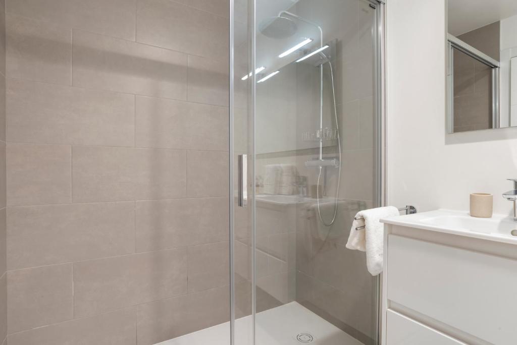 Camarate Hills Luxury Garden Pool View Apartment - 4