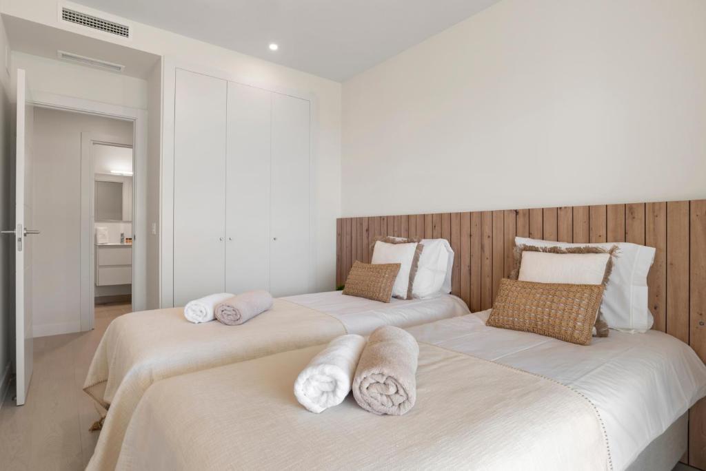 Camarate Hills Luxury Garden Pool View Apartment - 5