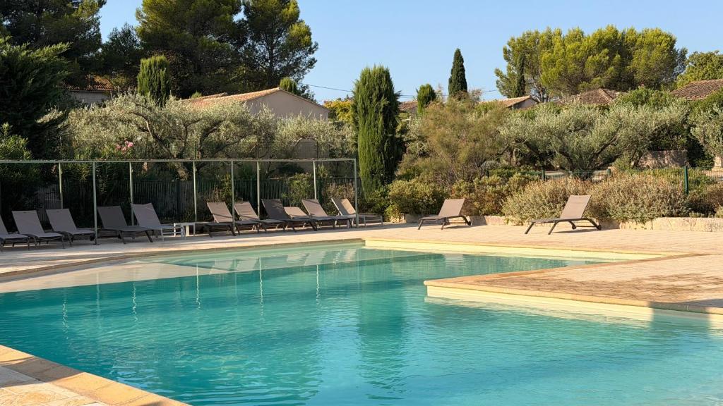 Mazet Jardin de Fontanille, patio, piscine et parking - 2
