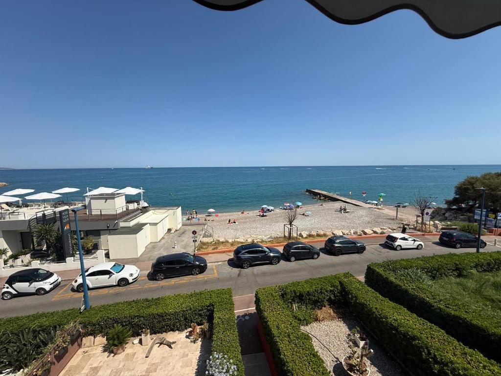 Studio2 with Sea View - French Riviera Retreat - 4