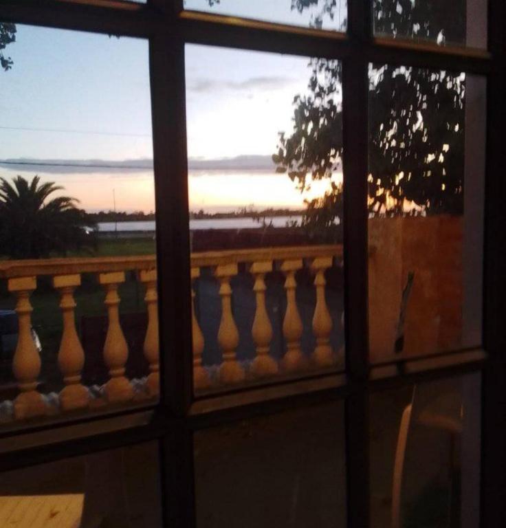 Hospedaje Magno Casa Completa Con Pileta Parrilla Frente A La Laguna Chascomus - 1