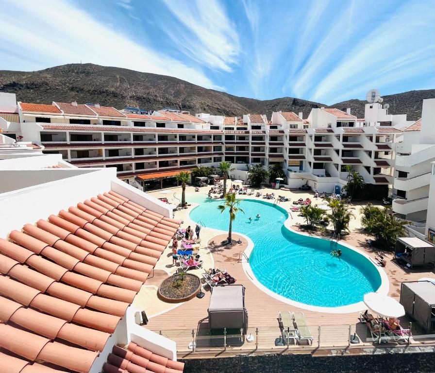 Sea View Penthouse Apartment or Studio with Large Terrace in Los Cristianos - 1