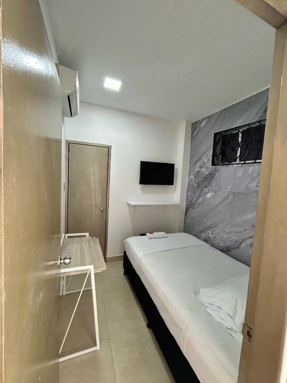 Hotel Laurel Plaza - 3