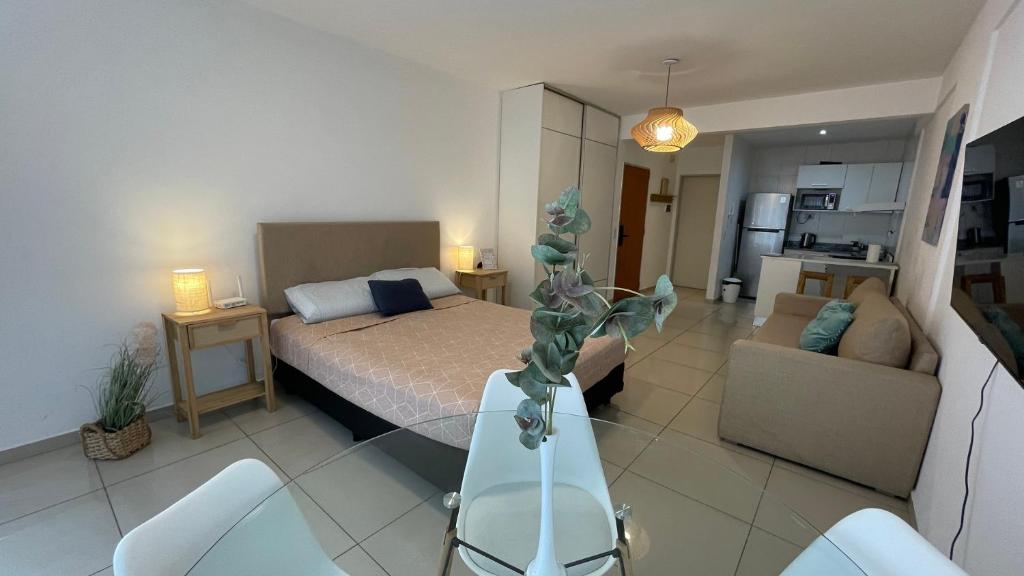 Charming Apt with Balcony on Corrientes Ave - 3