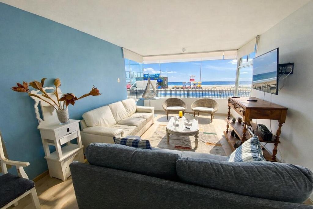 Maravilloso piso bajo primera linea Av del Mar - 2