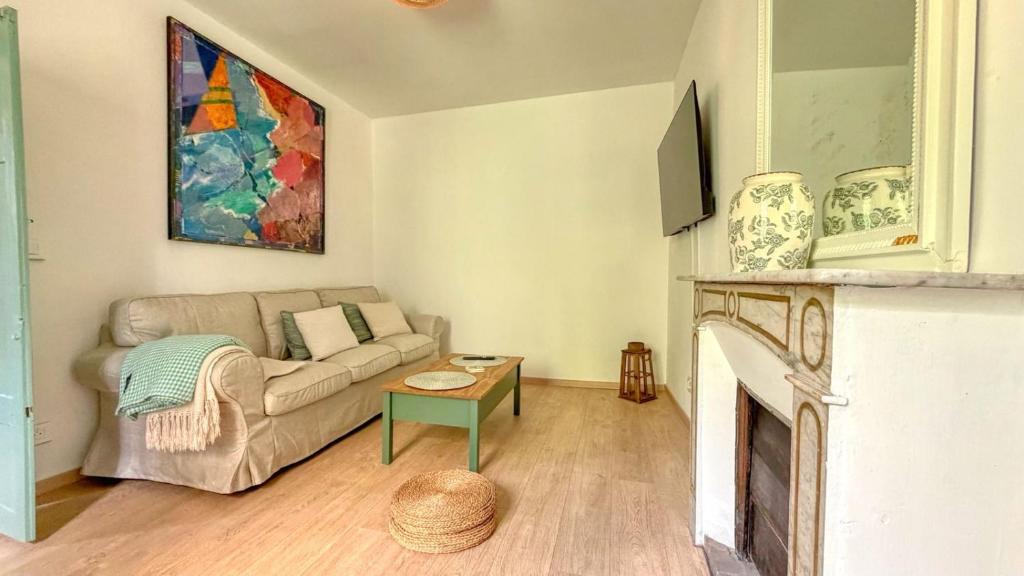 Charming flat in a Medieval village - 3