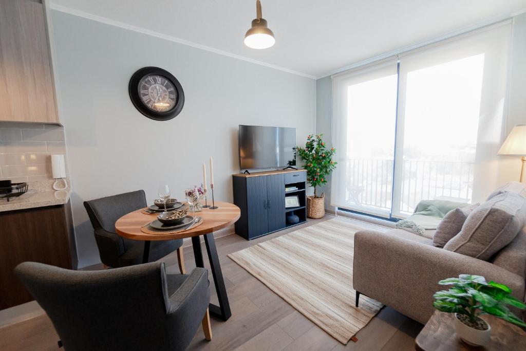 Premium! Stylish New Apartment in the Heart of Barrio Italia - 3