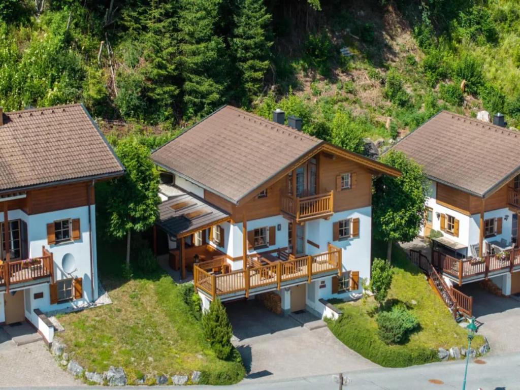 Beautiful Alpine Chalet with Sauna - 1