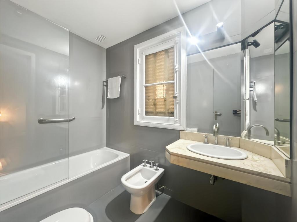 Ayres Suites Alsina 543 - 5