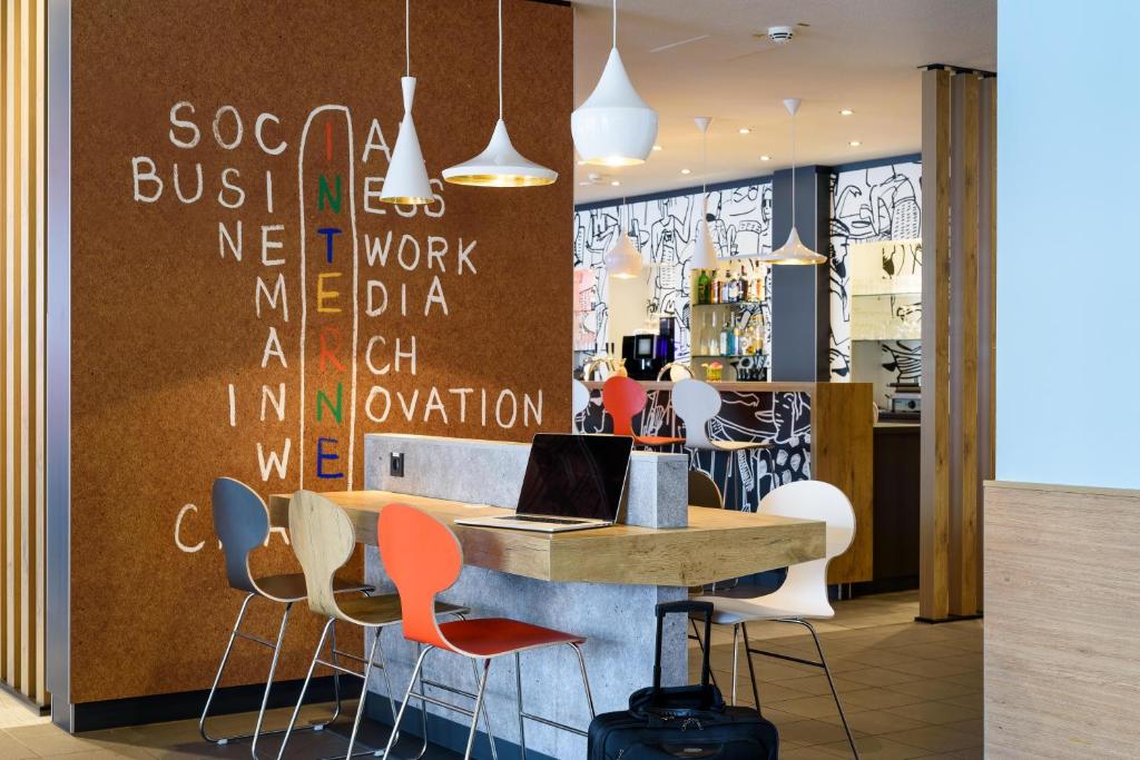 フロント・ロビー