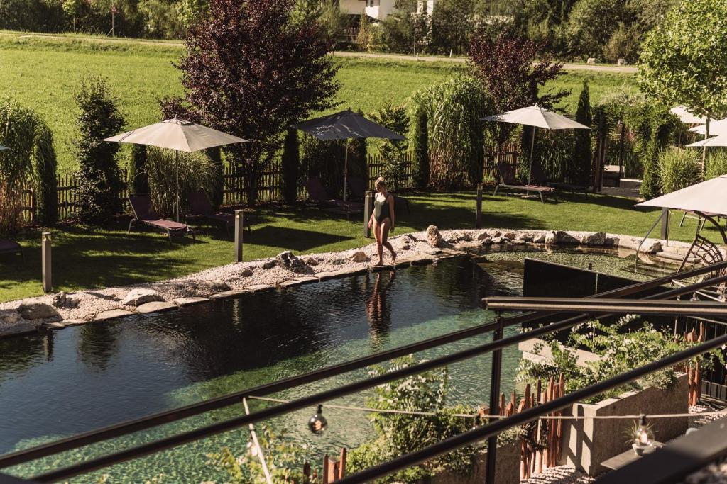 Wellness und Brunch Hotel MorgenZeit beheizter Naturteich Genuss Frühstück bis 13 Uhr Hochkönig Sommercard - 5