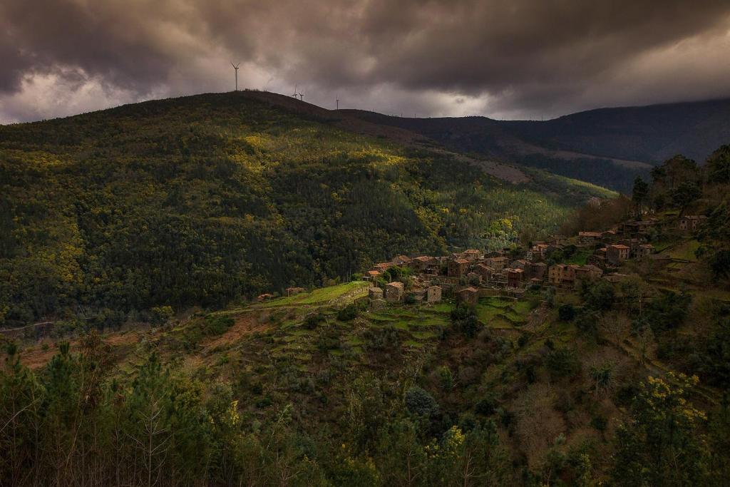 Talasnal Montanhas de Amor — Hotel in Lousa