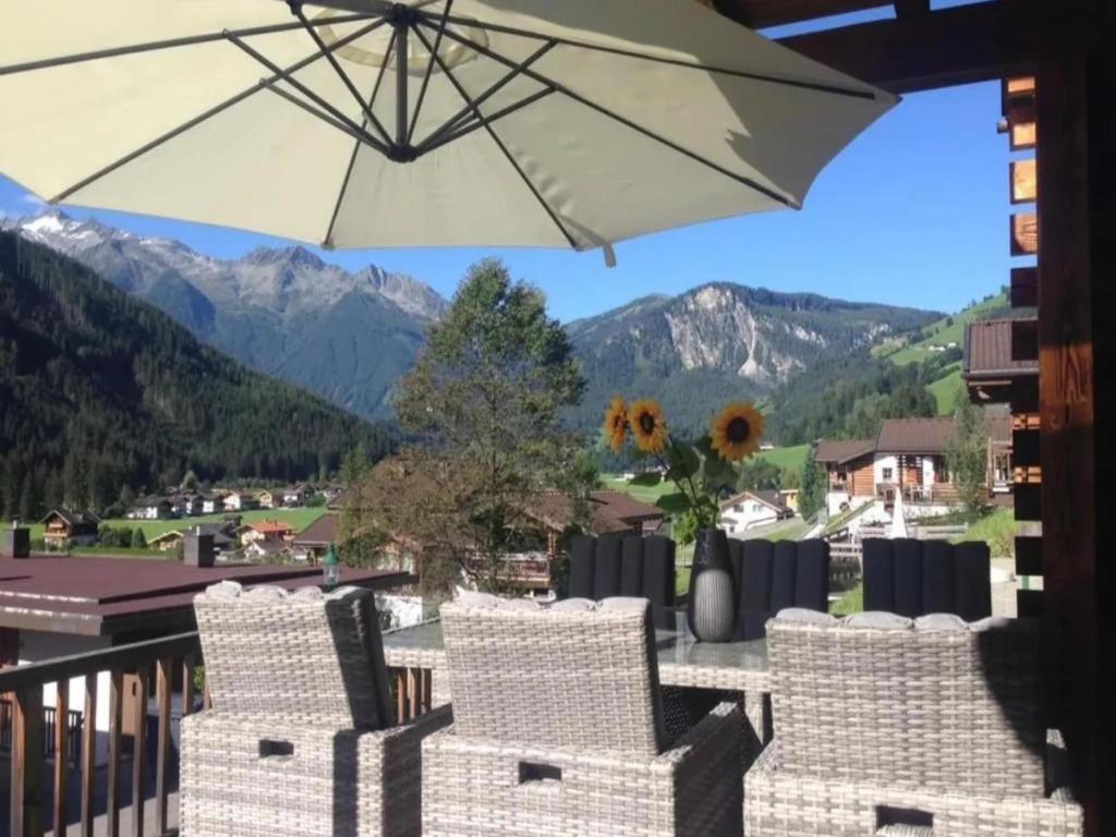 Scenic Alpine Chalet in Wald im Pinzgau - 4