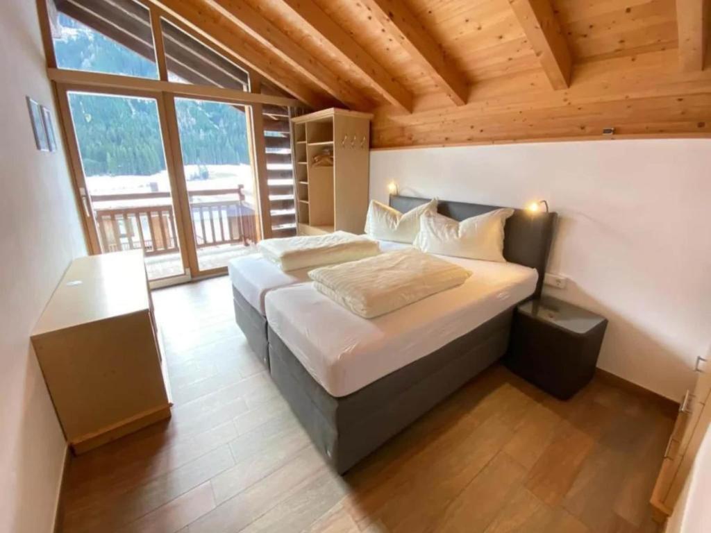 Scenic Alpine Chalet in Wald im Pinzgau - 3