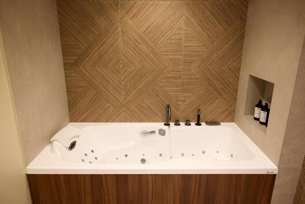 An Incredible 3-Bed 3-Bath at the Trocadéro - Eiffel Tower - 5