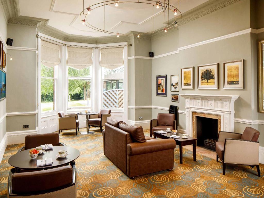 Mercure Hull Grange Park Hotel ラウンジ