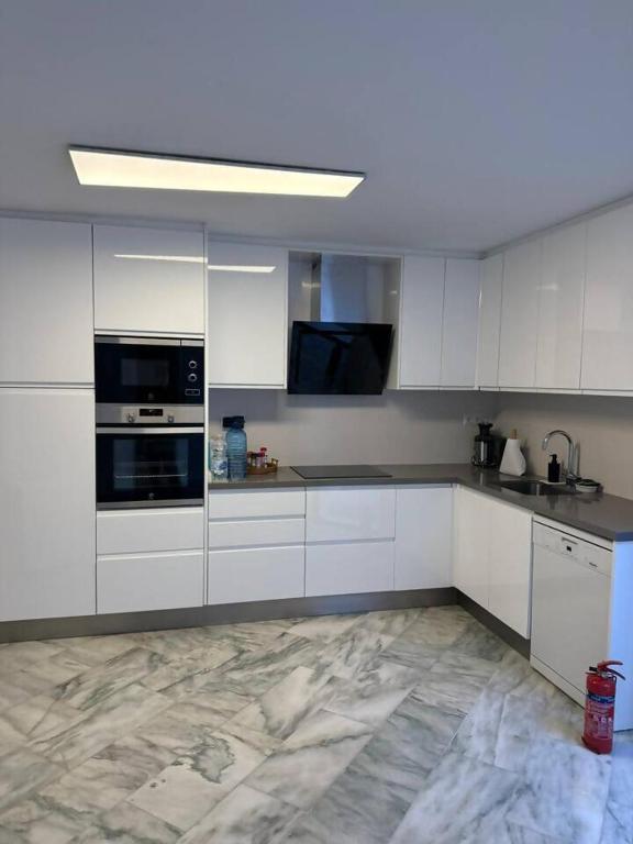 Villa en Marbella para 8 en 1ra linea de playa - 3