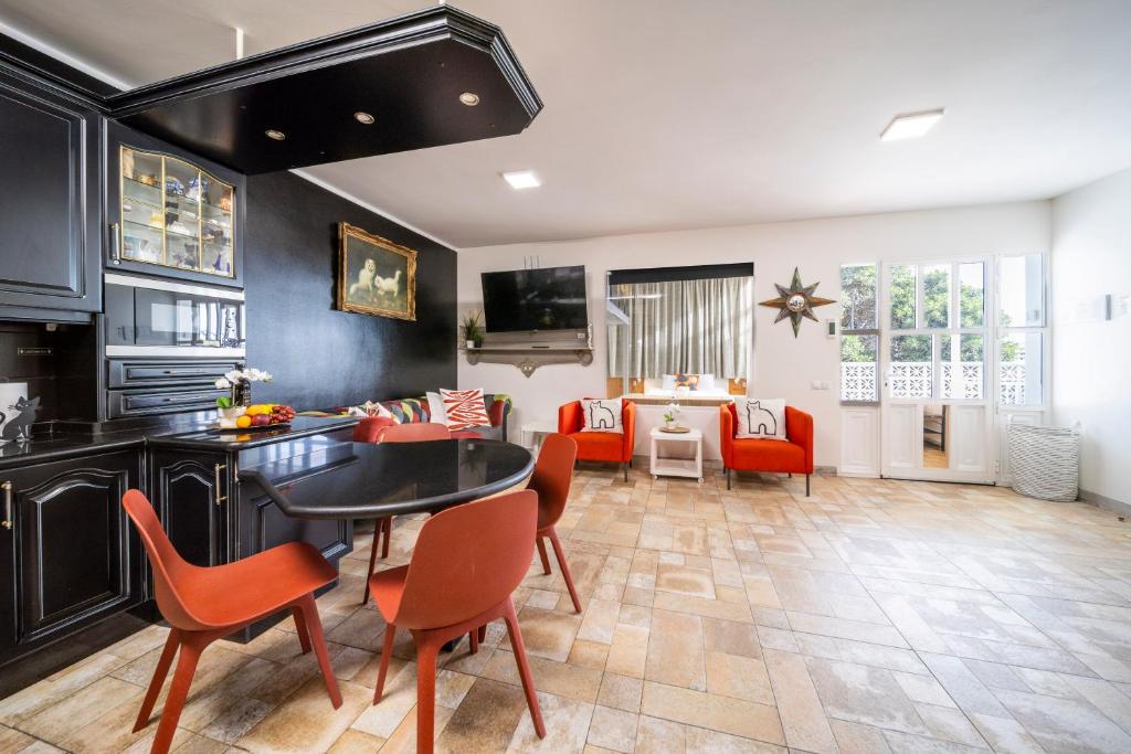 Cat ART Home Costa Adeje - Near Siam Park - Private heated Pool - 3