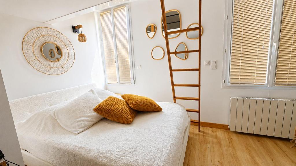 Plage à pied, face à la gare, LES SABLES D'OLONNE, maison type loft - 2
