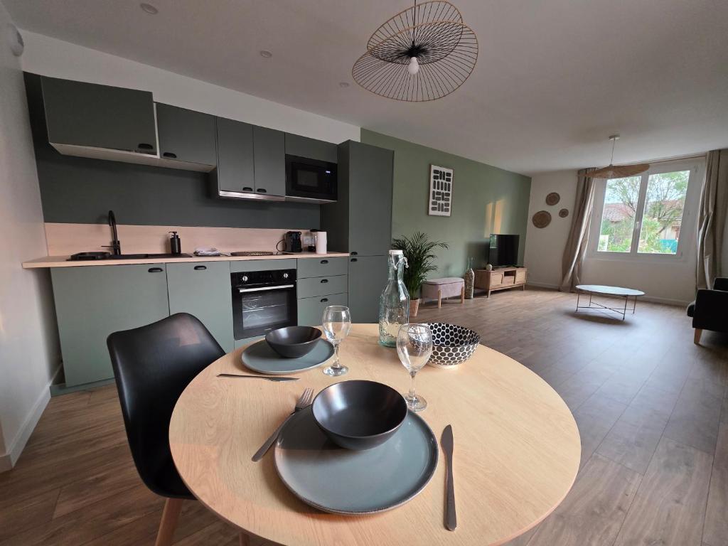 Nouveau ! L'escale de Vigon, Appartement neuf entre bourg et plage, climatisé, wifi, parking, linge et ménage en fin de séjour compris - 4