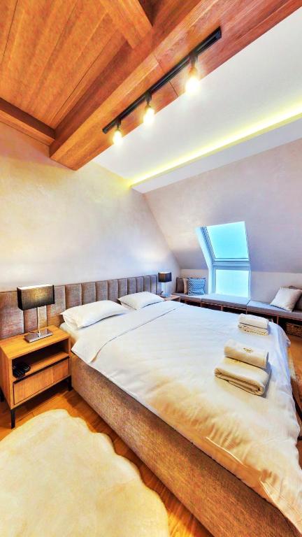 Royal Garden Luxury Spa Apartment with Sauna and Jacuzzi - 5