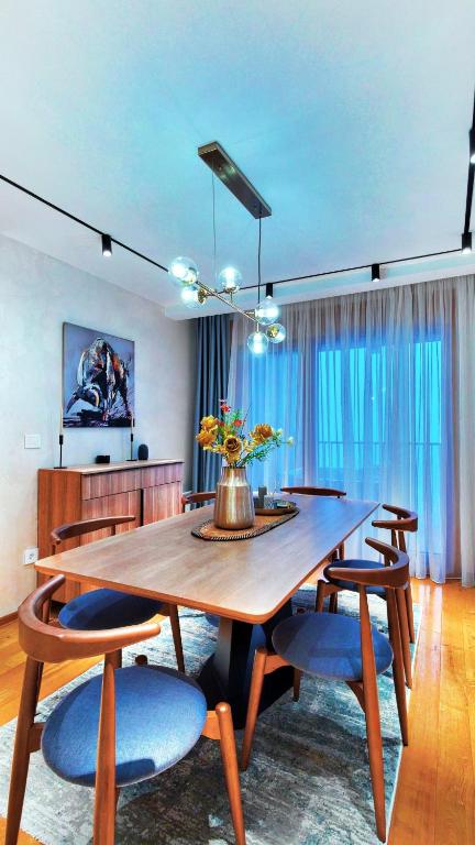 Royal Garden Luxury Spa Apartment with Sauna and Jacuzzi - 4