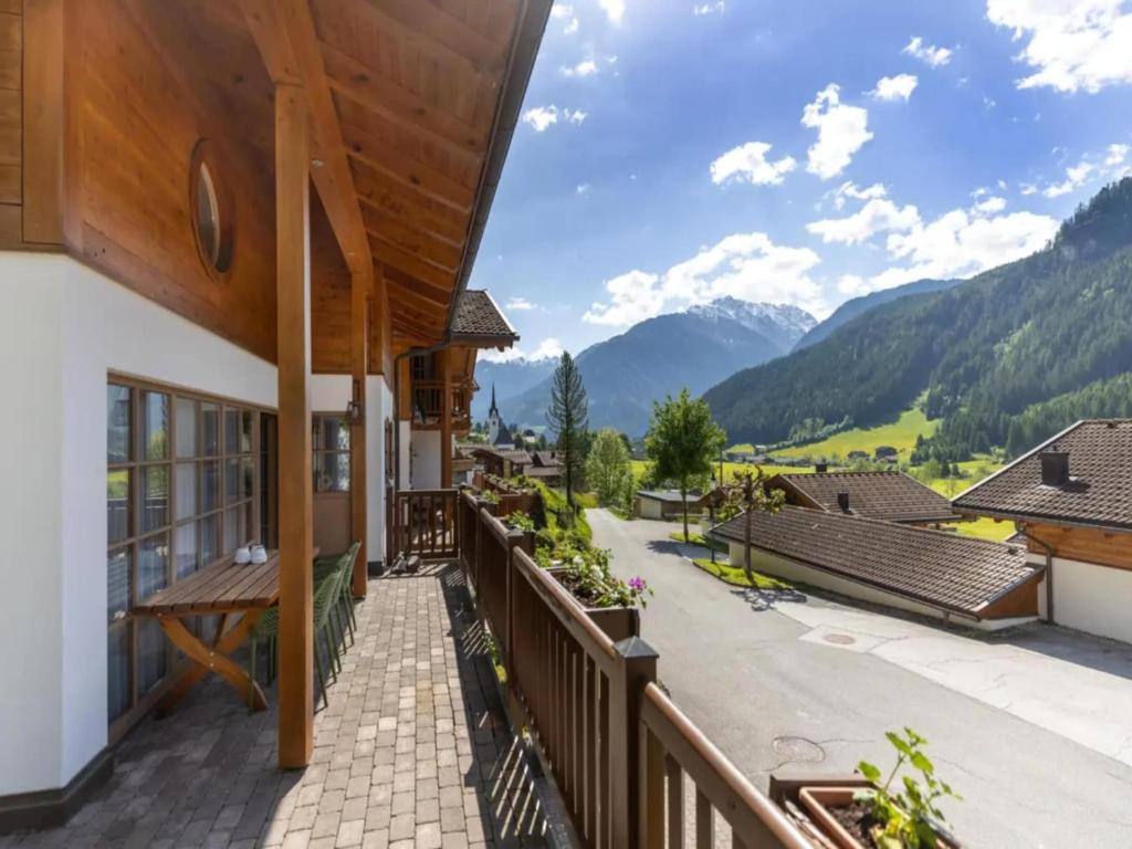 Authentic Mountain Retreat for 12 - 3