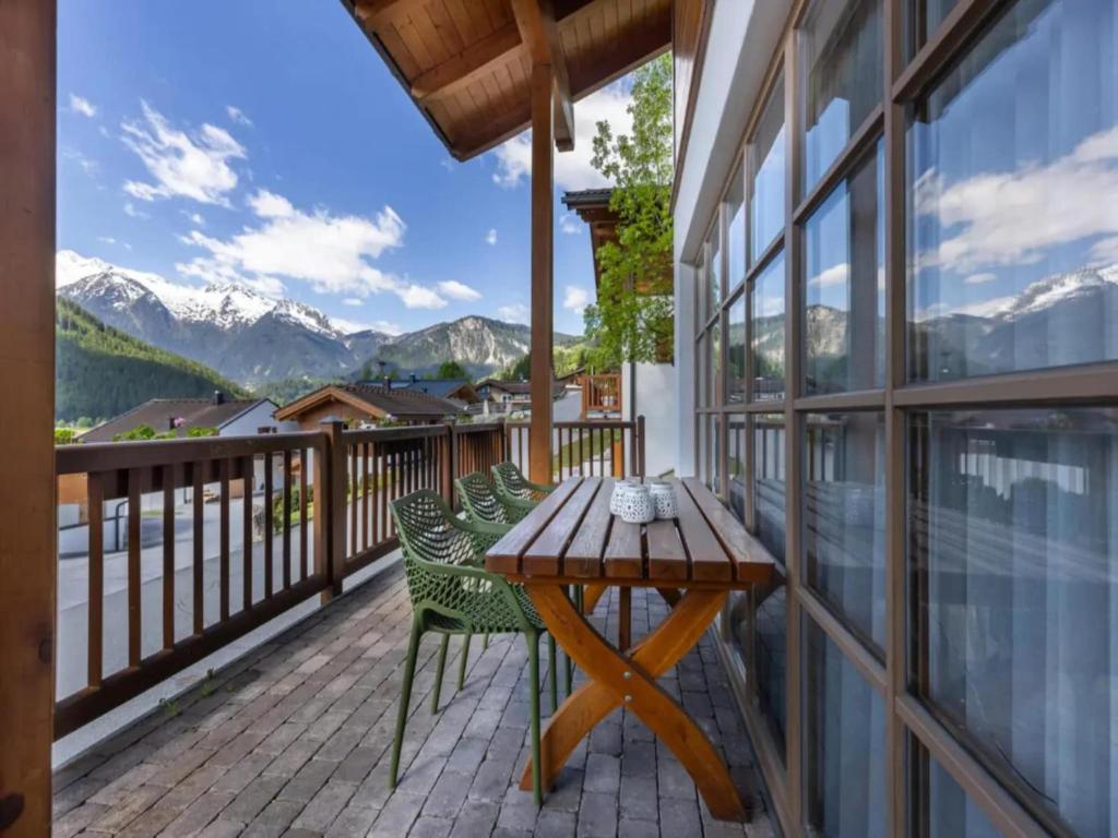 Authentic Mountain Retreat for 12 - 4