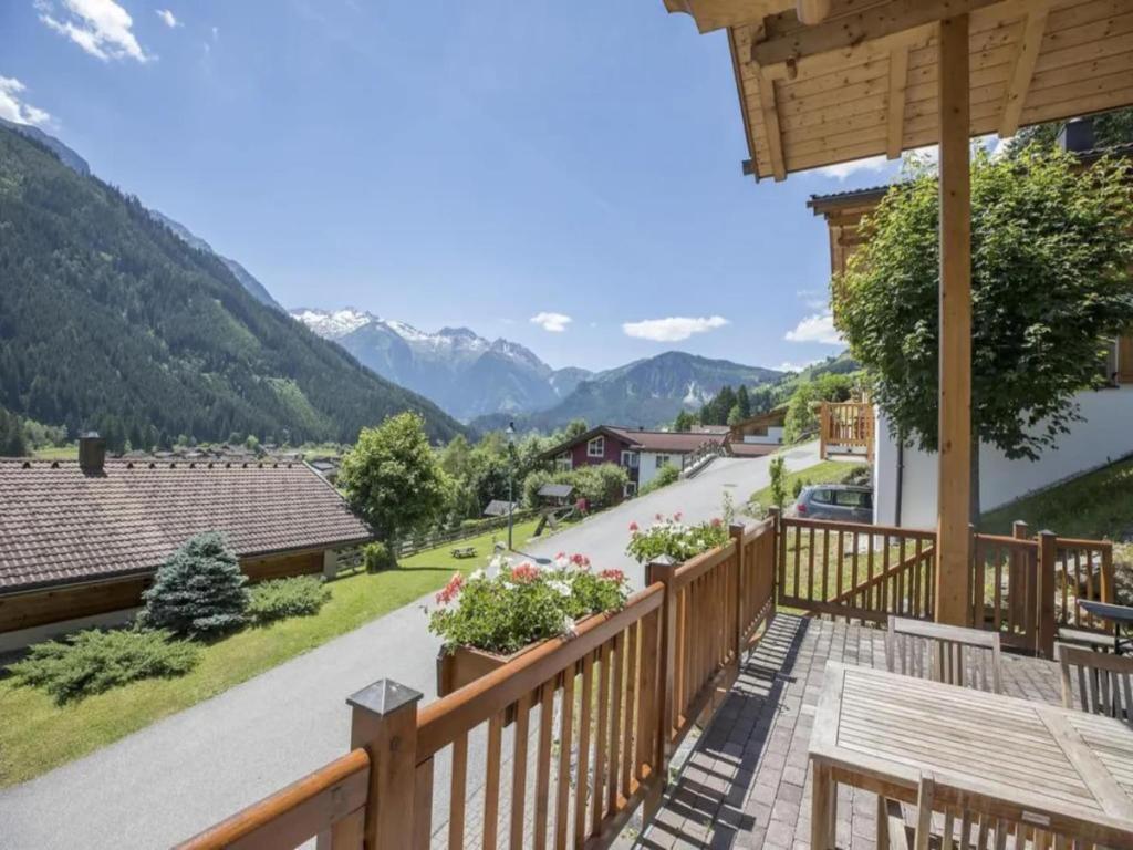 Spacious Detached Chalet in Holiday Village - 4