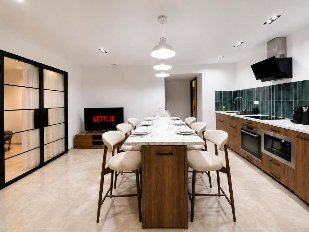 Contemporary 2BR Apartment in Paris with Netflix - 1