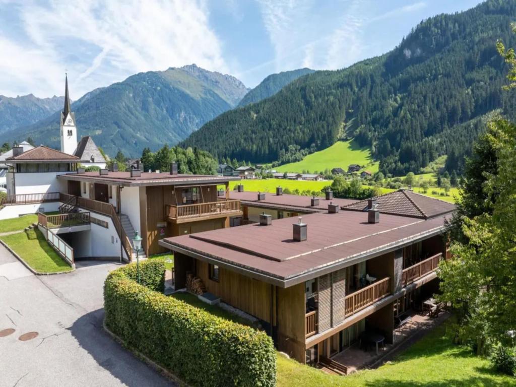 Tranquil Mountain Chalet for 8 - 1