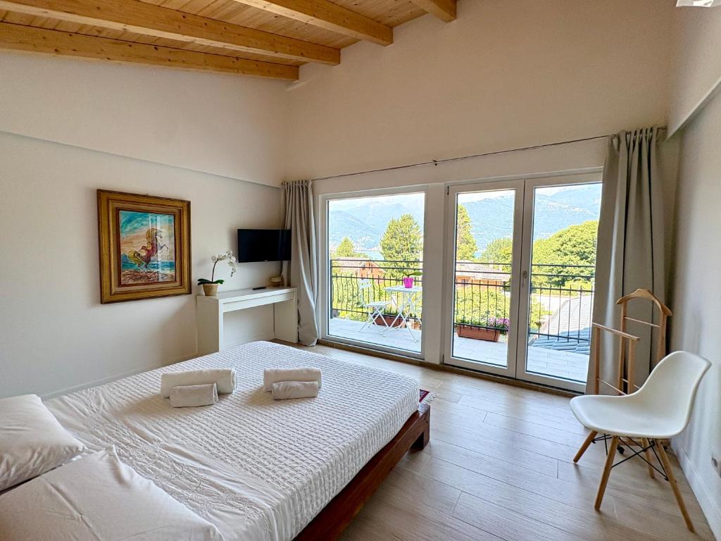 Al Torrente elegant rustic house in Colico - 1